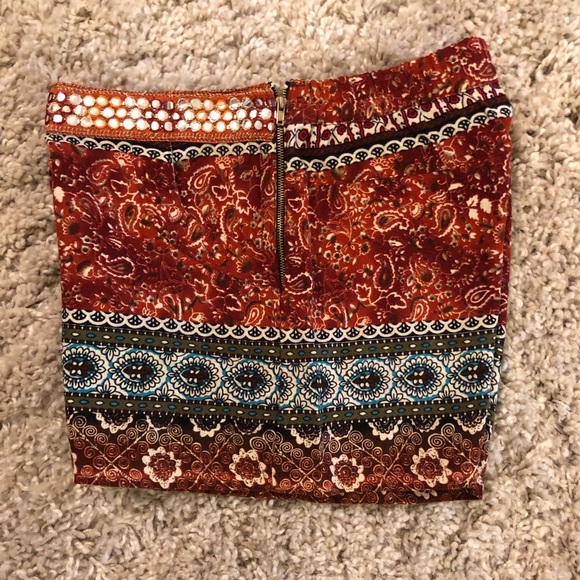 Boho shorts with pockets & mirror sequence detail - Picture 4 of 4